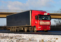 DAF FT XF 105  Noy Logistics  NL auf der A61 bei Miel - 15.12.2010
