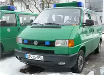 schon bald eine Rarit�t: VW T 4 der Bundespolizei in minzgr�ner Lackierung