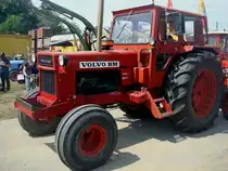 Volvo BM810, schwedischer Ackerschlepper, nach der Fusion von Volvo mit Bolinder-Munkel im Jahr 1950 trugen die Traktoren den Zusatz BM, Traktorentreffen Holzhausen, Juli 2010
