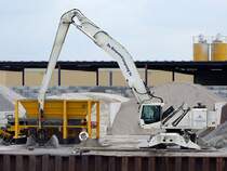 Warten auf das nchste Schiff im Hafen von Papendrecht;100902