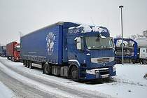 Renault Sattelzug, auf dem Rastplatz  Lehrter See  am 19.12.2010.