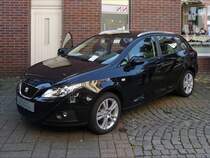 Seat Ibiza Kombi in der Fugngerzone von St. Tnis, Autoausstellung am 3.10.2010