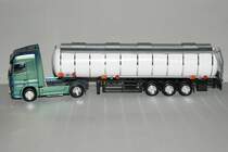 Mercedes Benz Actros LH 02 mit Sidepipes und Jumbotankauflieger
