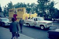 Ein Oldtimer Ford Pick-up am Central Park in New York (gescanntes Dia - April 1975)