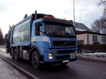 VOLVO FM12-380 von Rieger ist schon Frhmorgens im Dienste der Sauberkeit unterwegs;101223