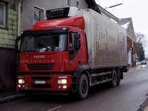 IVECO-STRALIS420 eilt im Zustelldienst mit BIO-Produkten  von Filiale zu Filiale;101223