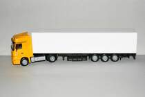 Mercedes Benz Actros LH '02 mit Gardinenplanenauflieger