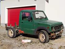 SUZUKI SJ413 braucht wohl ein  kleines Facelifting  ;101027