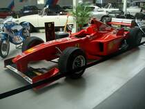 Ferrari F300, Formel 1 Rennwagen, Baujahr 1998, V10-Zyl.Motor mit 2997ccm und 760PS, Vmax.340Km/h, von 0-200Km/h = 5sec., Autosammlung Steim Schramberg, Aug.2010