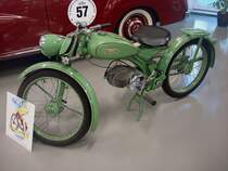 Imme R100, Leichtmotorad mit genialen konstruktiven Ideen, Baujahr 1949, 1-Zyl.Motor mit 98ccm und 4,5PS, Vmax.75Km/h, 12000Stck wurden von der Norbert Riedel Motoren AG in Immenstadt gebaut, Autosammlung Steim Schramberg, Aug.2010