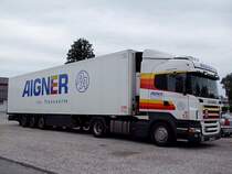 SCANIA_R420 von Transporte Aigner bei einer kleine Rast am Messegelnde in Ried;100818