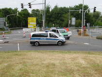 Zwei Mercedes Viano der Polizei Maintal beim Ironman am 06.07.08