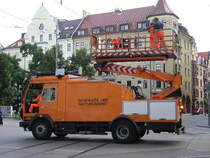 Ein Oberleitung Hubfahrzeug der Mnchener Verkehrsgesselschaft  am 09.08.06