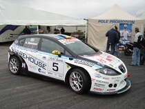 Ein Seat Leon Supercopa auf dem Hockenheimring beim DTM Rennen am 17.10.10