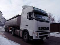 VOLVO FH-400 von Fuchsluger im Milchtransporteinsatz;101227