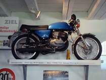 Maico MD250, 2-Zyl.2-Takt-Motor mit 250ccm und 28PS, der schwbische Familienbetrieb wurde 1926 gegrndet, bekannt wurde Maico durch Erfolge im Gelndesport in den 1970er Jahren, Oldtimer-Museum Mekirch, Aug.2010