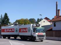 ACTROS-2541 fhrt Rckwrts zur Laderampe;101010