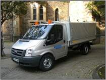 Ein Ford Transit im Dienste der Stadtwerke Ratingen, aufgenommen am 10.10.2007 in der Altstadt von Ratingen. Interessant die Aufschrift  Erdgas treibt mich an!! 