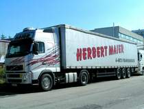 VOLVO_FH12 Sattelzugmaschine ist whrend der Wochenendpause in Ried i.I. abgestellt; 080315