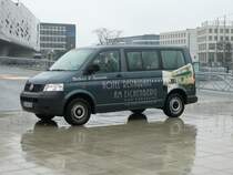 VW T5 eines Hotels aus Bad Harzburg, aufgenommen am 16.03.08 am Bahnhof Wolfsburg