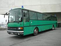 Setra S 215 RL der Bundespolizei in minzgrner Lackierung am 16.03.2008 am Bahnhof Wolfsburg