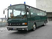 Setra S 213 RL der Bundespolizei am 16.03.2008 am Bahnhof Wolfsburg, Lackierung RAL 6012