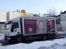 IVECO 140E21 einer Brauerei beliefert eine Gastst�tte mit Genu�vollen Getr�nken;110105