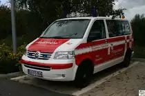 Volkswagen T 5 Mehrzweckfahrzeug  Freiwillige Feuerwehr Sonnefeld  (Landkreis Coburg). Aufgenommen am 26. September 2010 in Mitwitz.