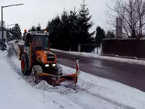 FENDT_206V ist mit der Schneer�umung auf den Gehsteigen eingeteilt;101227