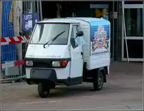 Dieses Gef�hrt dient zur schnellen Belieferung von Restaurant´s in schwer ereichbaren Ortsteilen.. Aufgenommen in Blankenberge 11.04.2010