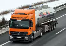 MB Actros 1844  Steink�hler  auf der A61 bei Miel - 30.12.2010