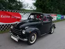 FIAT-500C-Topolino;Baujahr 1954 mit „amerikanisierter“ Front; macht sich anl�sslich der Oldtimerwertungsfahrt im Bezirk Grieskirchen keine Sorgen;100718
