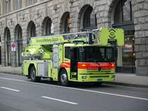 eine drehleiter der Zricher feuerwehr bei einem einastz gegenber vom bahnhof am 2.01.2008 