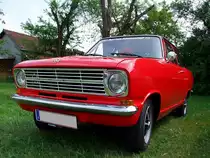 B-Kadett unter einem schattigem Parkplatz;100704