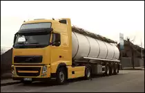 Recht neu wirkender VOLVO FH 460EEV mit Tanksattel f�r Lebensmitteltransporte von  Fred-von-dolln . (Haltern am See, am 16.01.2011)