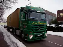 ACTROS 1844 transportiert einen entleerten 40Fu�-Container Richtung Containerterminal;110104