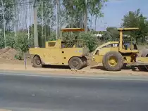 Eine Gummiradwalze eines mir unbekannten Herstellers mit der Bezeichnung 70 NWR am 19.01.2011 bei der Stadt Buri Ram im Nordosten Thailands