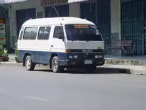 Ein schon etwas �lterer ISUZU Van, bzw. Kleinbus, am 19.01.2011 in Thailand