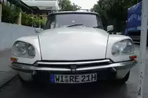 Frontansicht eines Citroen ID 21 F Break am 30.07.2009 in Wiesbaden