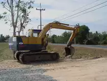 Dieser gebrauchte Komatsu PC100 Kettenbagger stand am 20.01.2011 hier in Thailand zum Verkauf