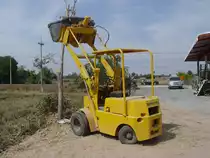 Ein Komatsu Schaufellader, der Typ war nicht angegeben, am 20.01.2011 hier in Thailand