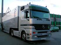 Mercedes-ACTROS1843 bertragungswagen; hat in den Abendstunden des 19.Mrz 08 vor dem FILL-Metallbaustadion bzgl. Bundesligaspiel RIED - Mattersburg Stellung bezogen.