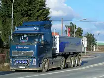 VOLVO FH12_450 am Weg zur Kiesgrube;110120