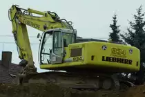 Schnappschuss auf der Autobahn bei Karlsruhe: Raupenbagger (04.08.10)