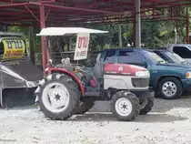 Ein Kleintraktor der Marke YANMAR, Typ EF 352 T am 20.01.2011 im Nordosten Thailands