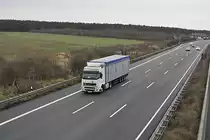 Volvo Sattelzug, bei Lehrte (A2), am 15.01.2011.