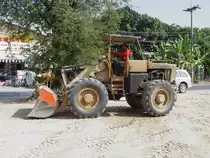 Ein Radlader Komatsu Hough am 25.01.2011 im Nordosten Thailands