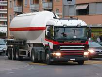 Scania Sattelzug unterwegs in Nidau/Biel am 27.01.2011