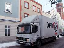 ATEGO-818 von DPD im Zustelldienst in der Schwanthalergasse in Ried ;101227