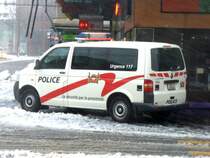 VW Polizeiauto der Stadtpolizei von Biel/Bienne beim einsatz in der Bahnhofsstrasse am 21.03.2008